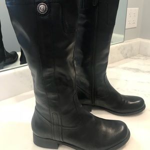 🔥Brand New black GUESS mid calf boot🔥!